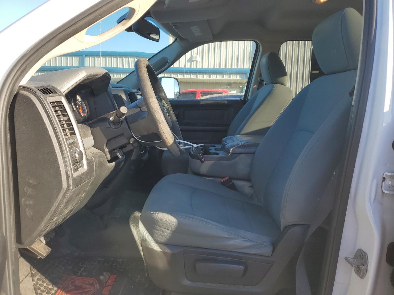 2016 RAM 1500 - Image 7