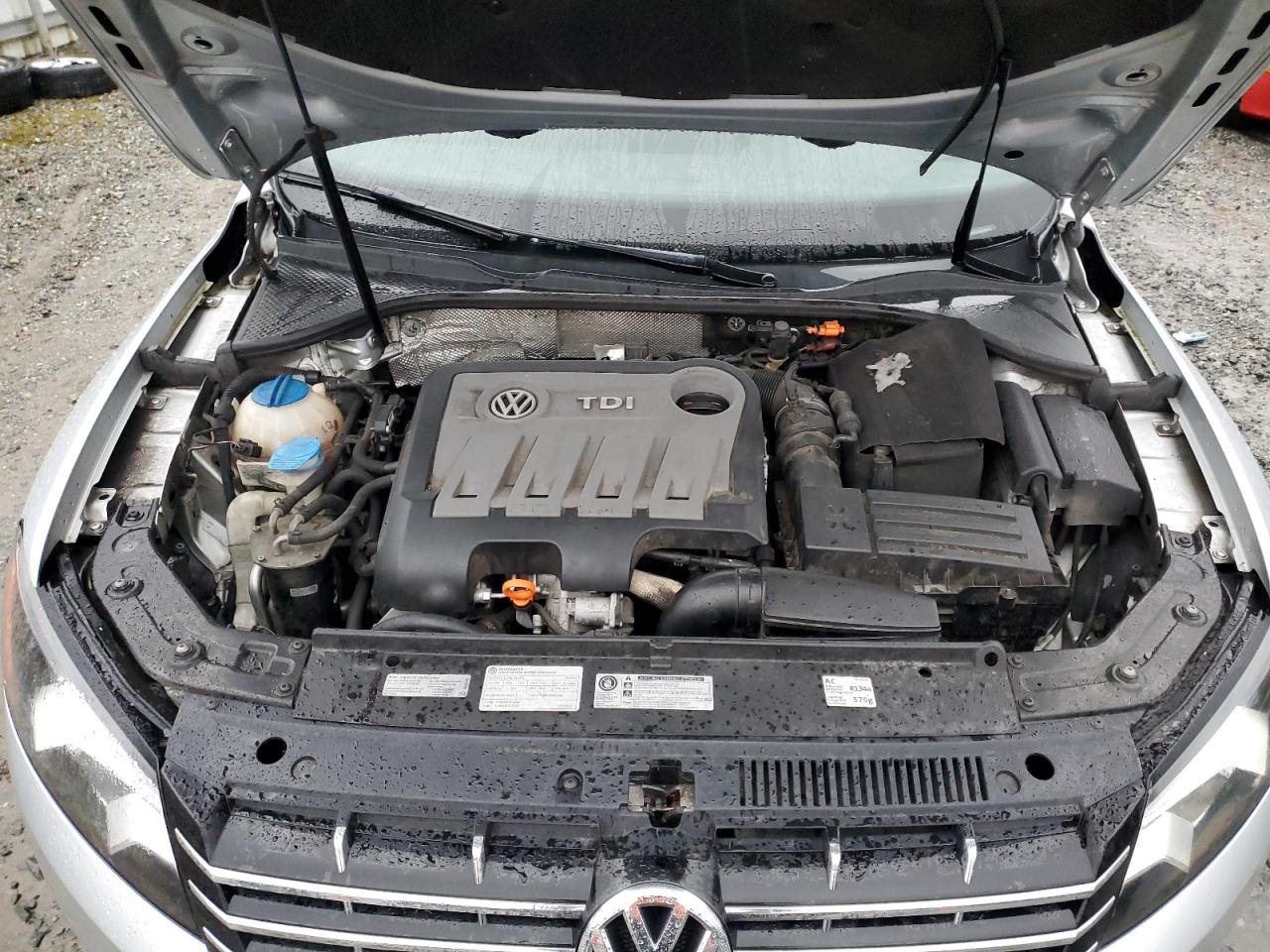 2014 Volkswagen Passat - Image 11