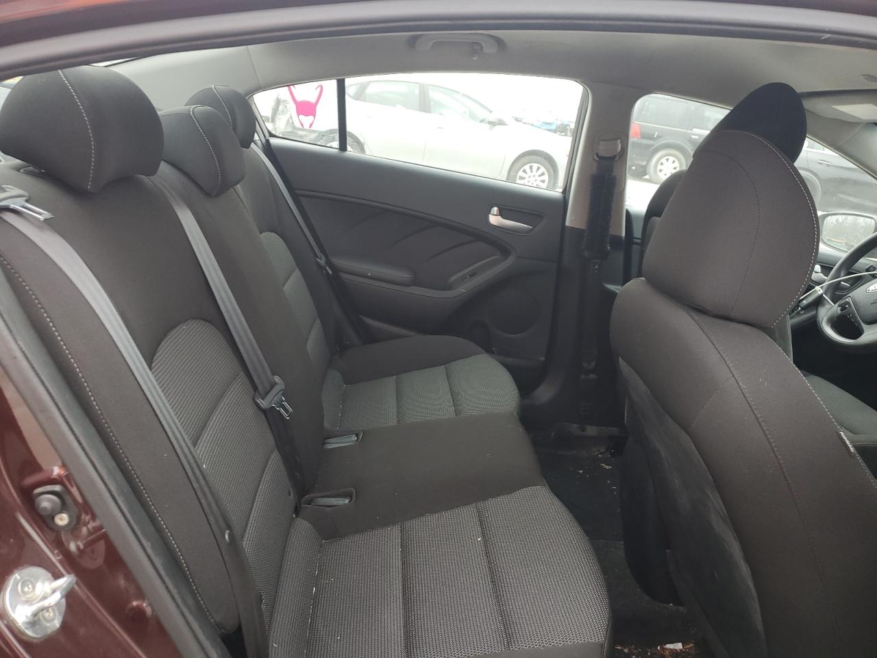 2017 Kia Forte - Image 10