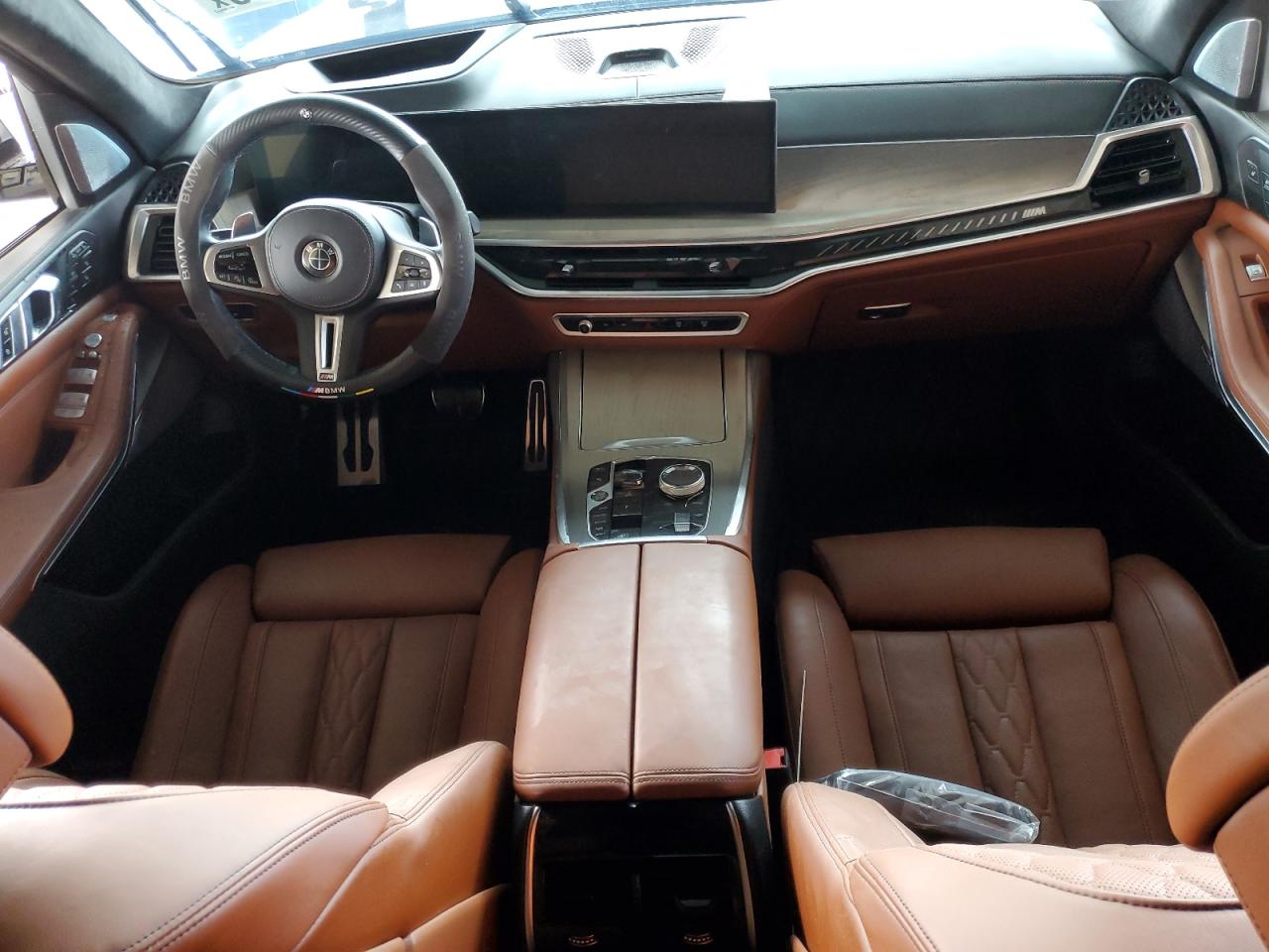 2024 BMW X7 - Image 8