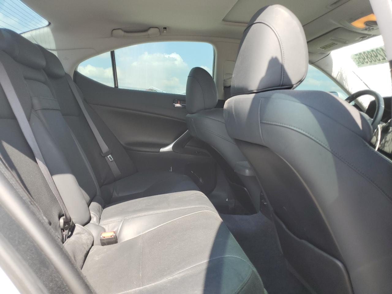 2007 Lexus IS - Image 10