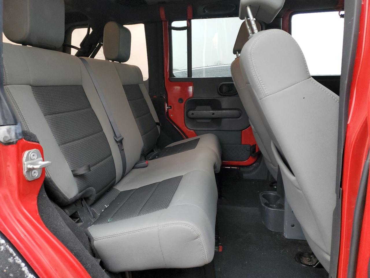 2010 Jeep Wrangler - Image 11