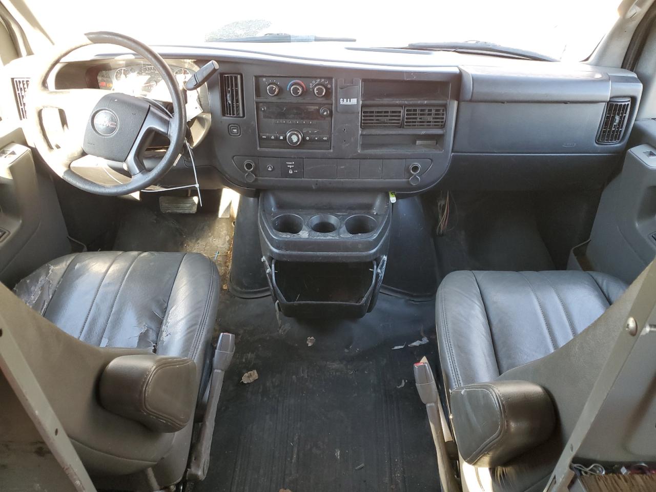 2013 GMC Savana - Image 8