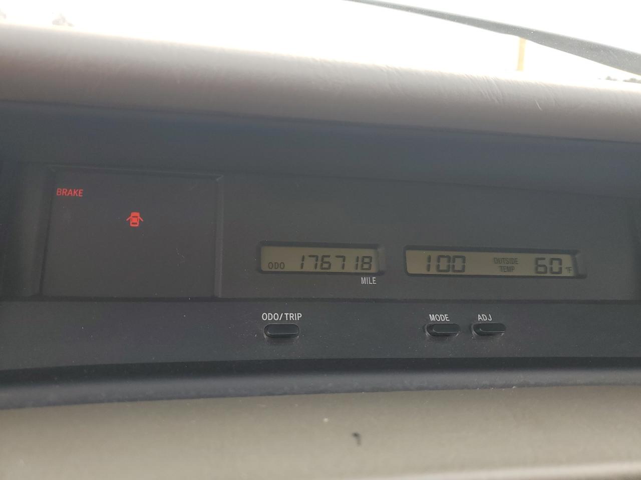 2000 Toyota Avalon - Image 9