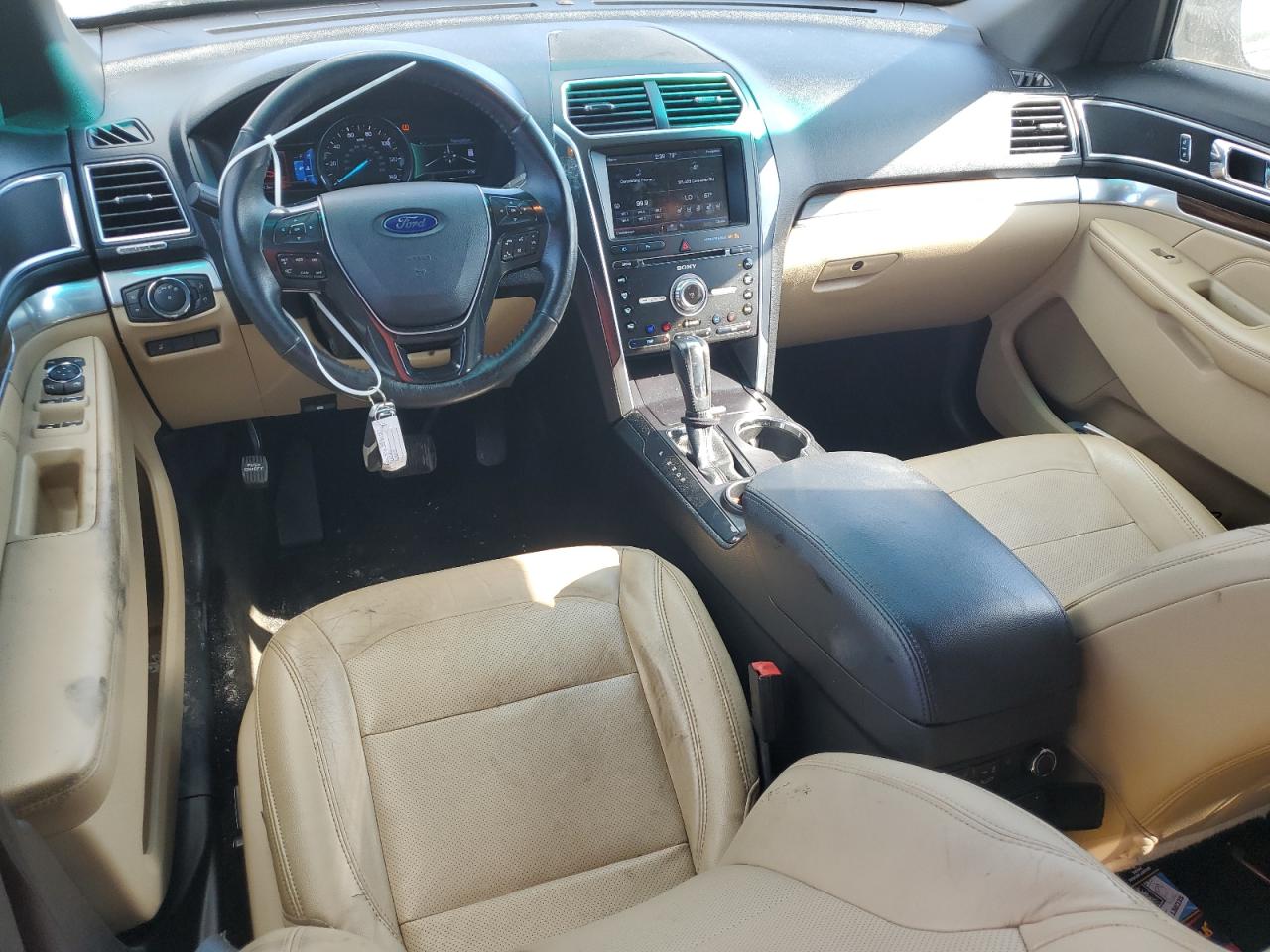 2016 Ford Explorer - Image 8