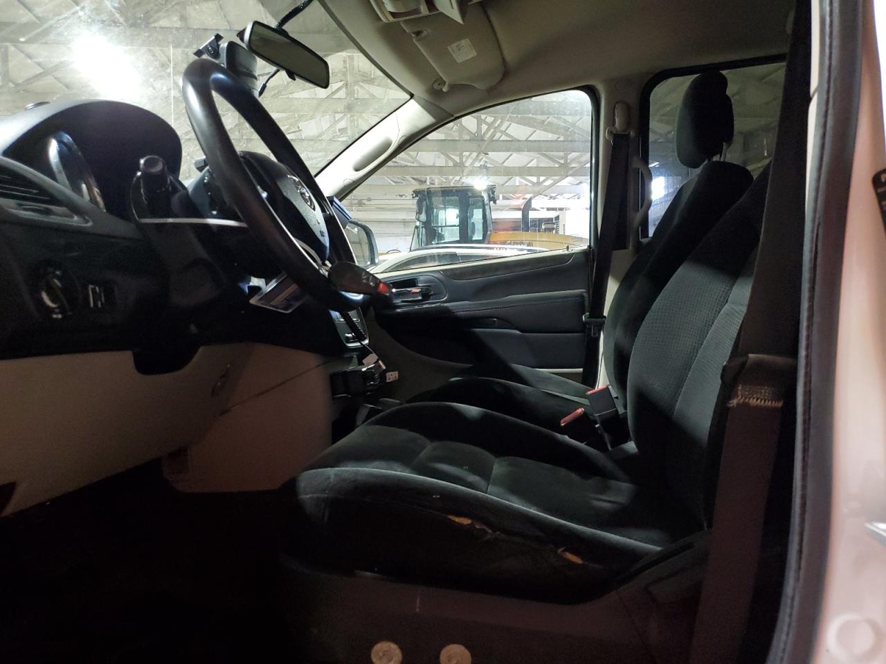 2016 Dodge Caravan - Image 7