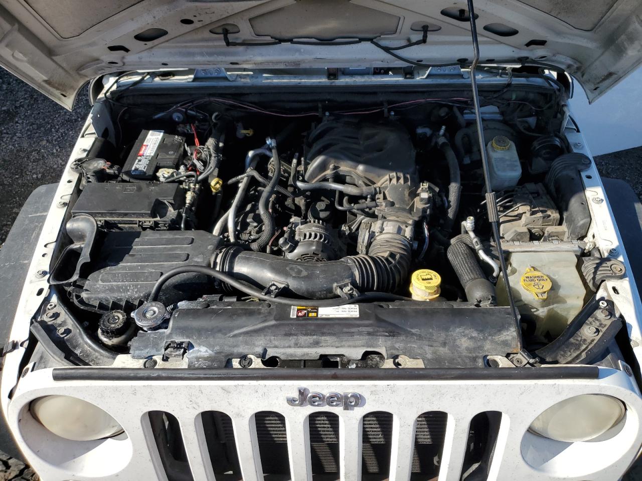 2014 Jeep Wrangler - Image 11
