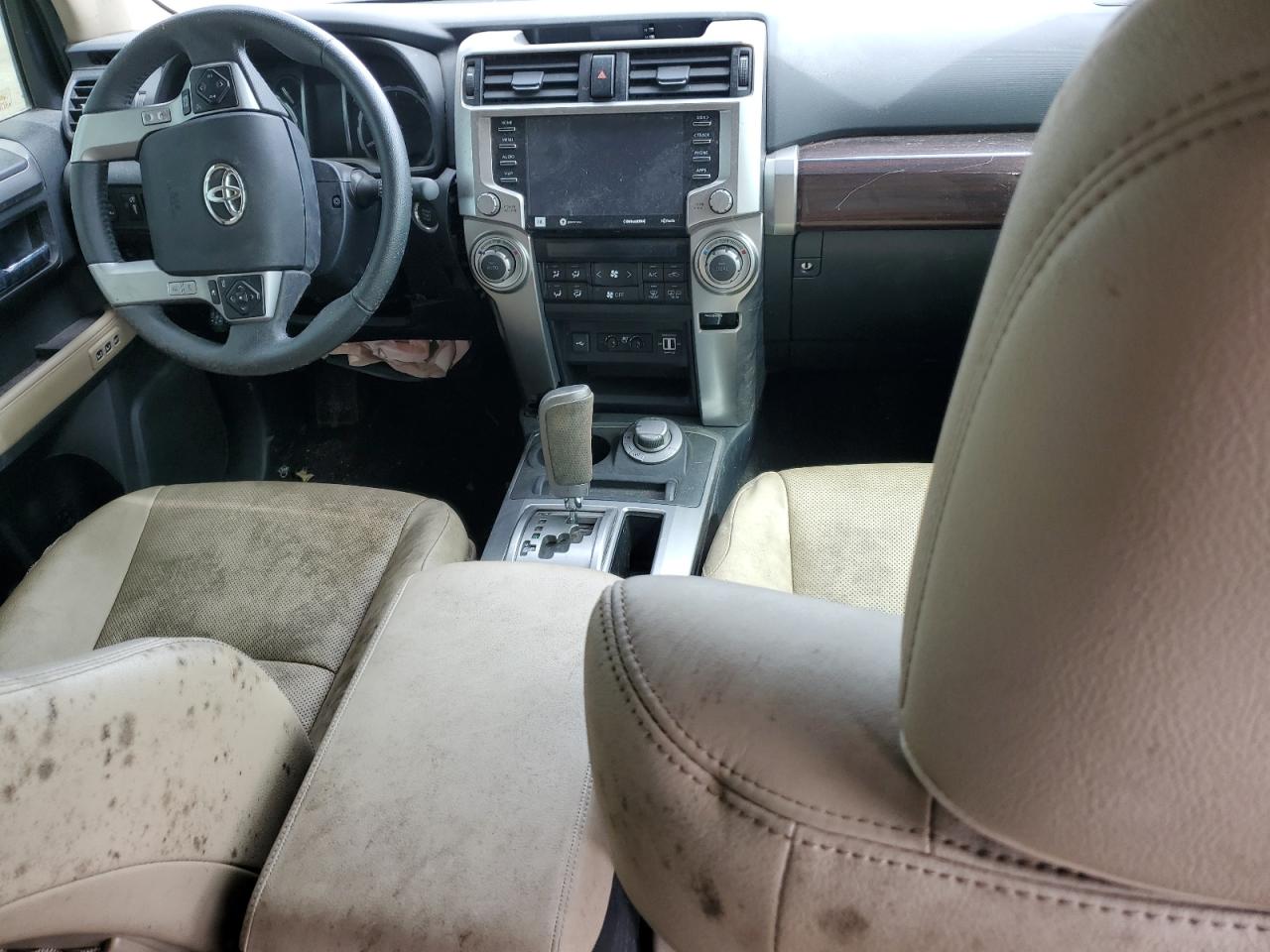 2020 Toyota 4Runner - Image 8