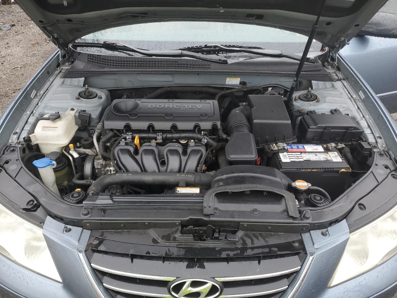 2009 Hyundai Sonata - Image 12