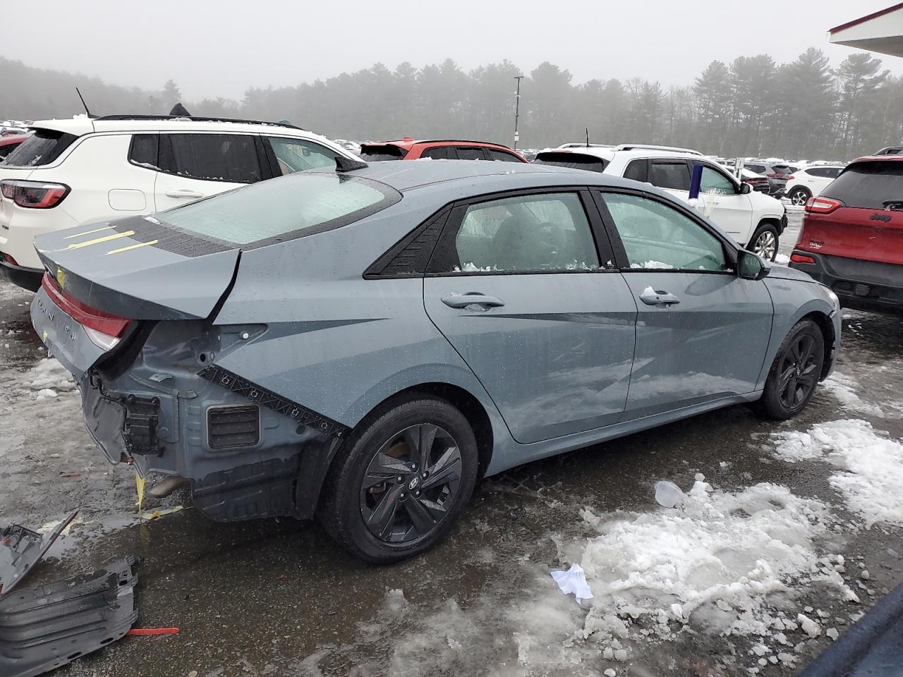 2023 Hyundai Elantra - Image 3