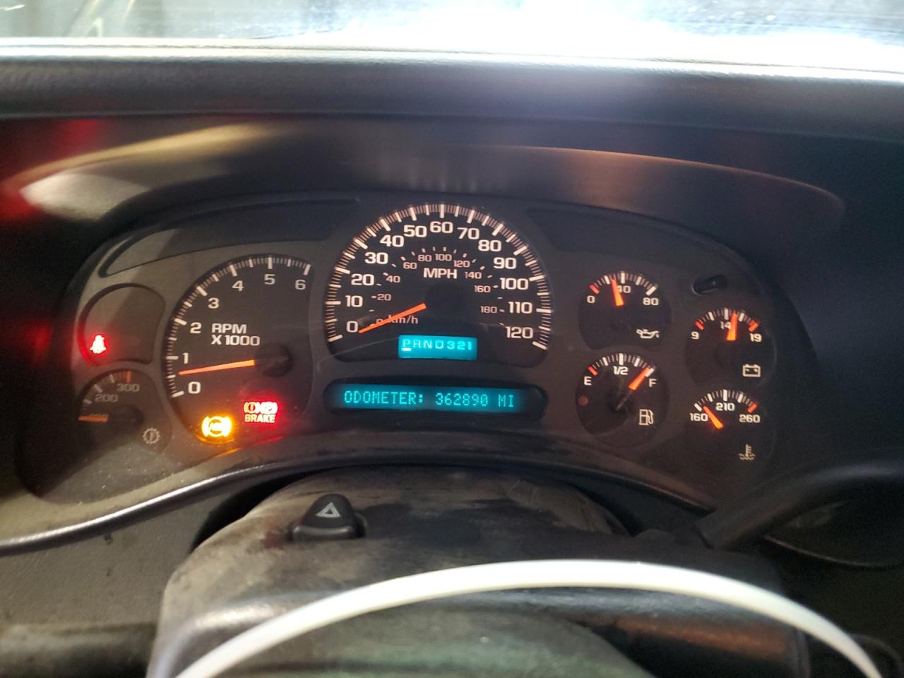 2004 Chevrolet Silverado - Image 9