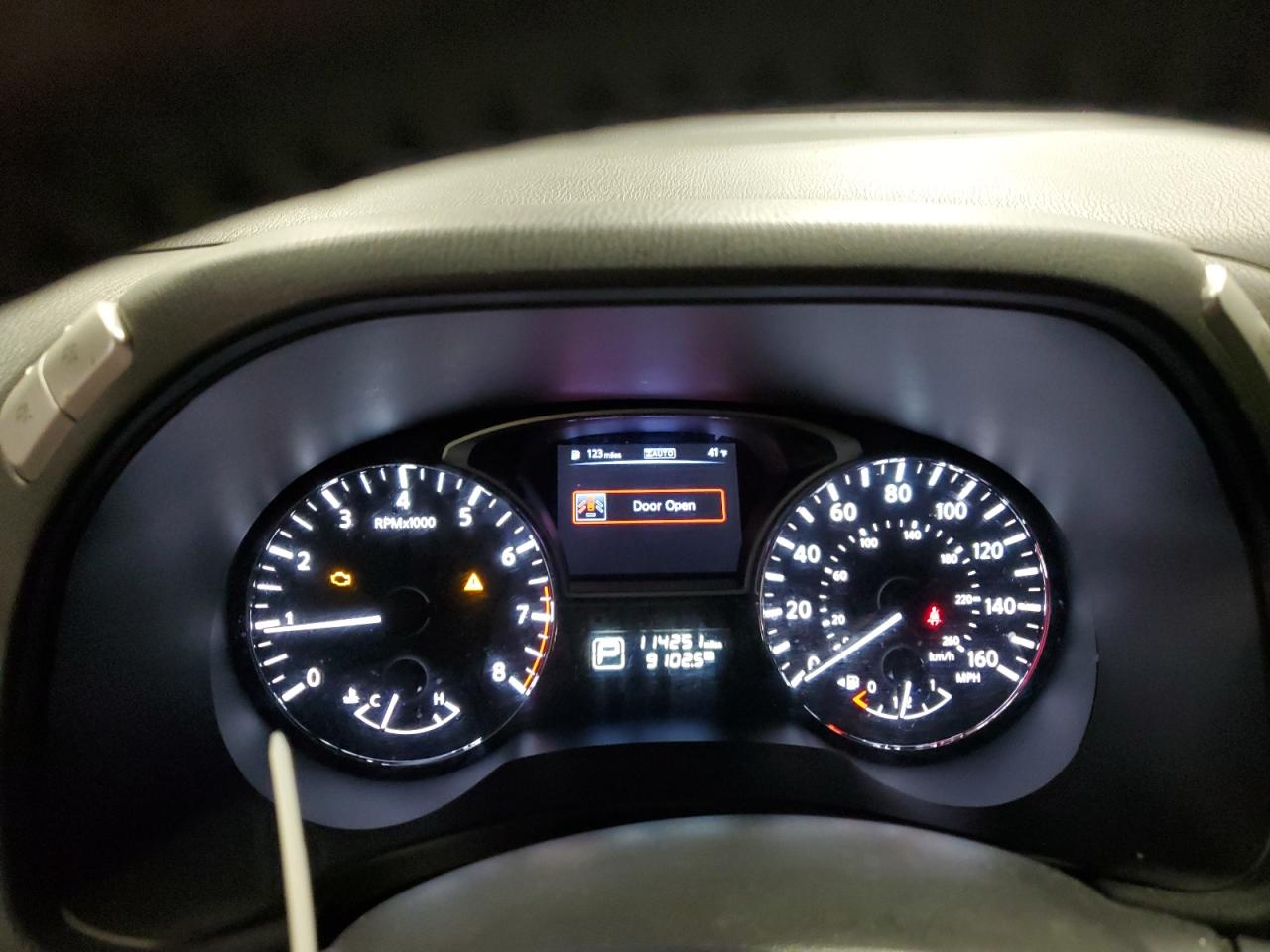2014 Nissan Pathfinder - Image 9