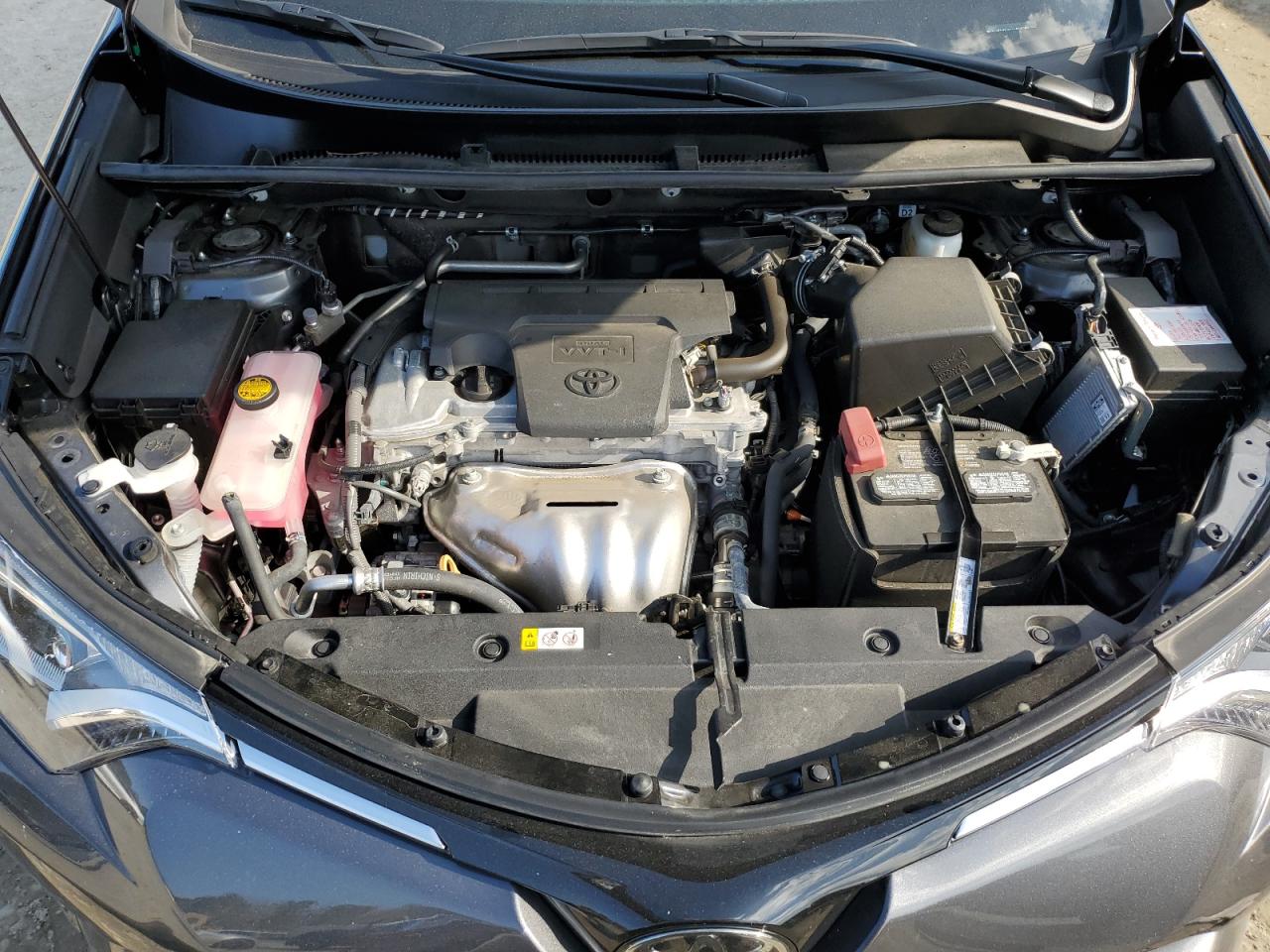 2018 Toyota RAV 4 - Image 12