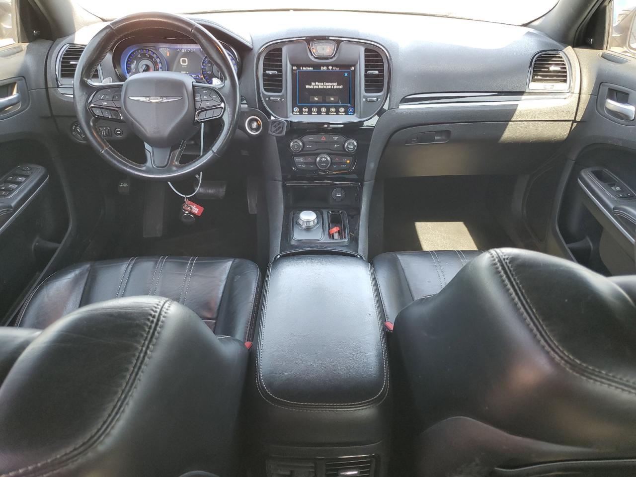 2019 Chrysler 300 - Image 8