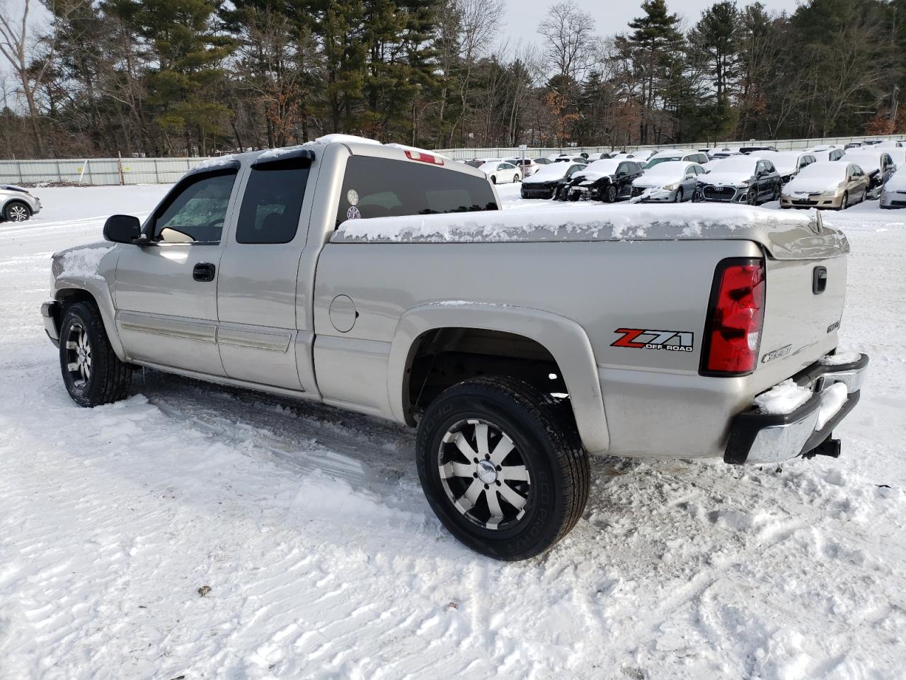 2004 Chevrolet Silverado - Image 2