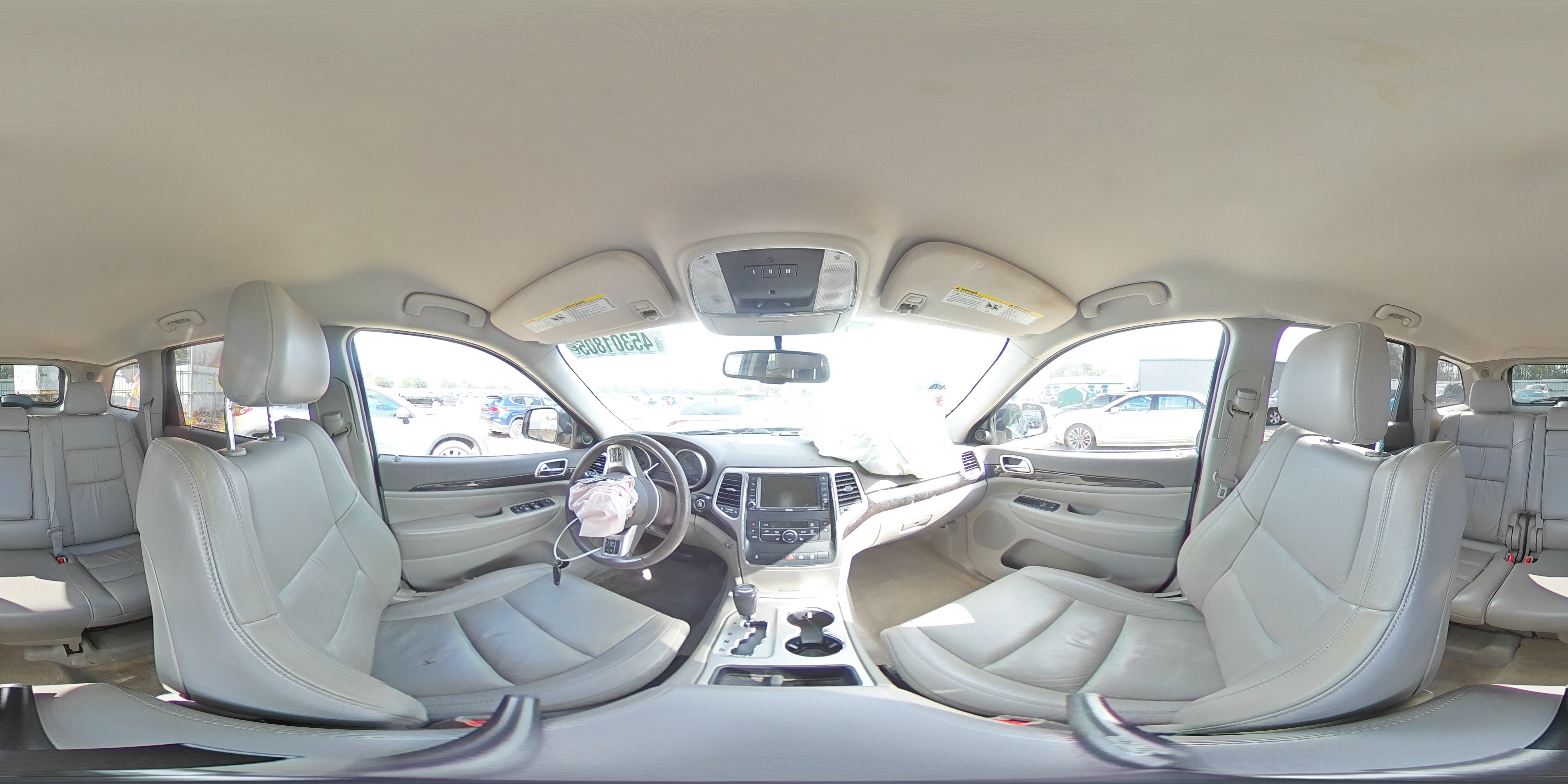 2012 Jeep Grand Cherokee - Image 16
