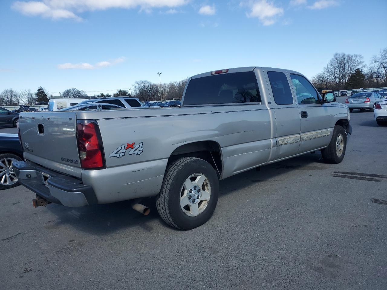 2004 Chevrolet Silverado - Image 3