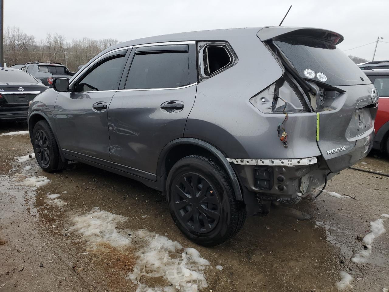 2016 Nissan Rogue - Image 2