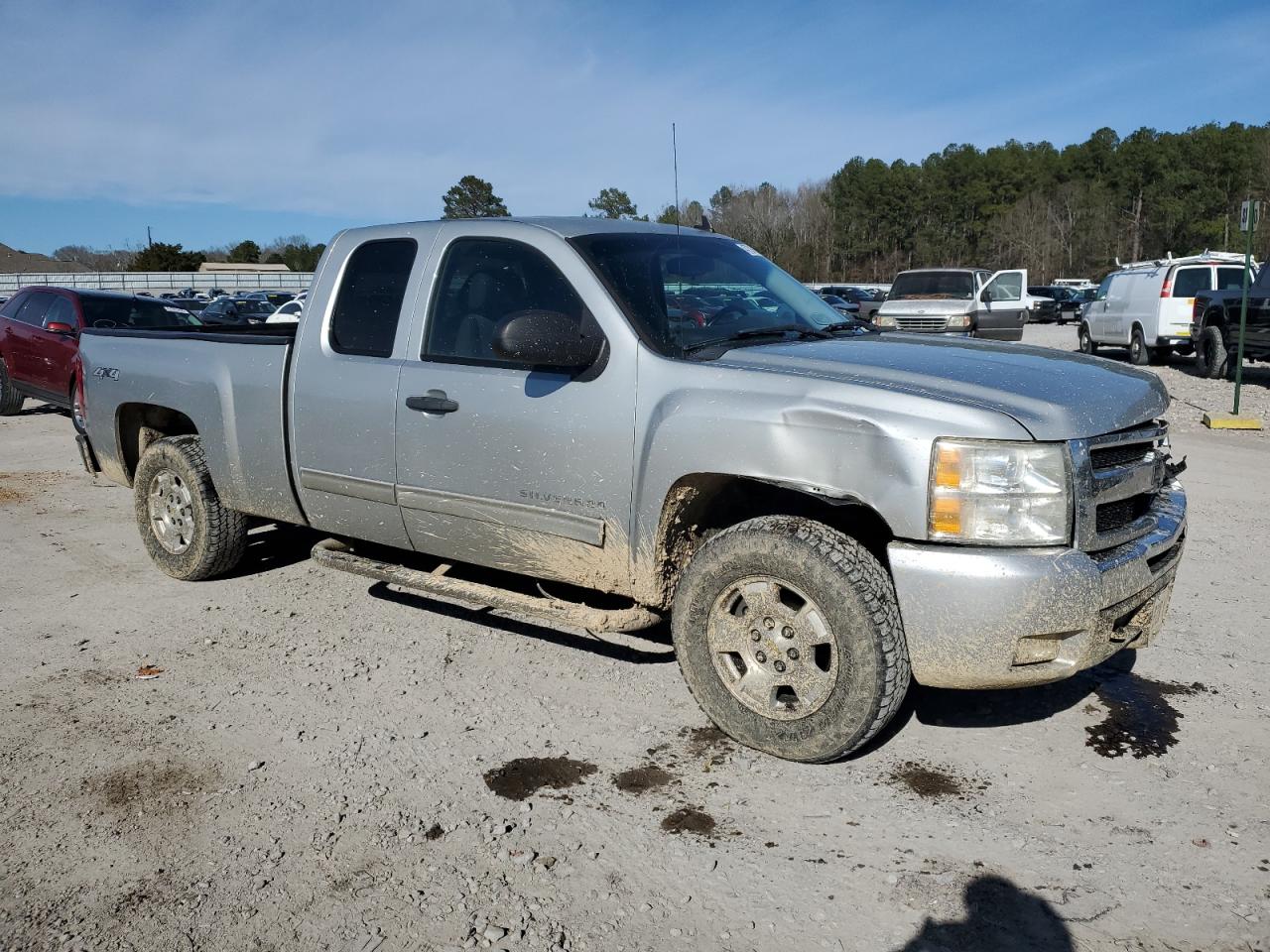 2011 Chevrolet Silverado - Image 4