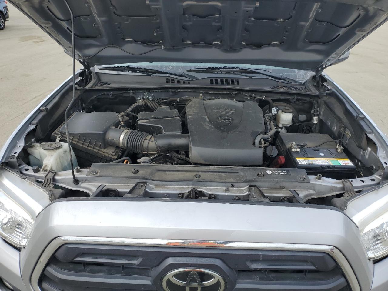 2019 Toyota Tacoma - Image 11