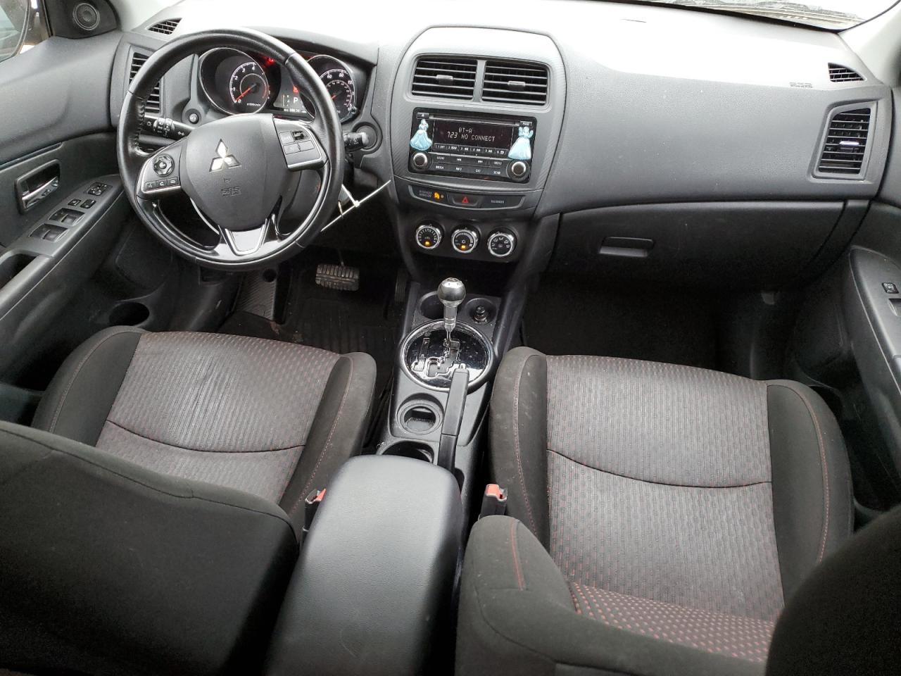 2017 Mitsubishi Outlander - Image 8
