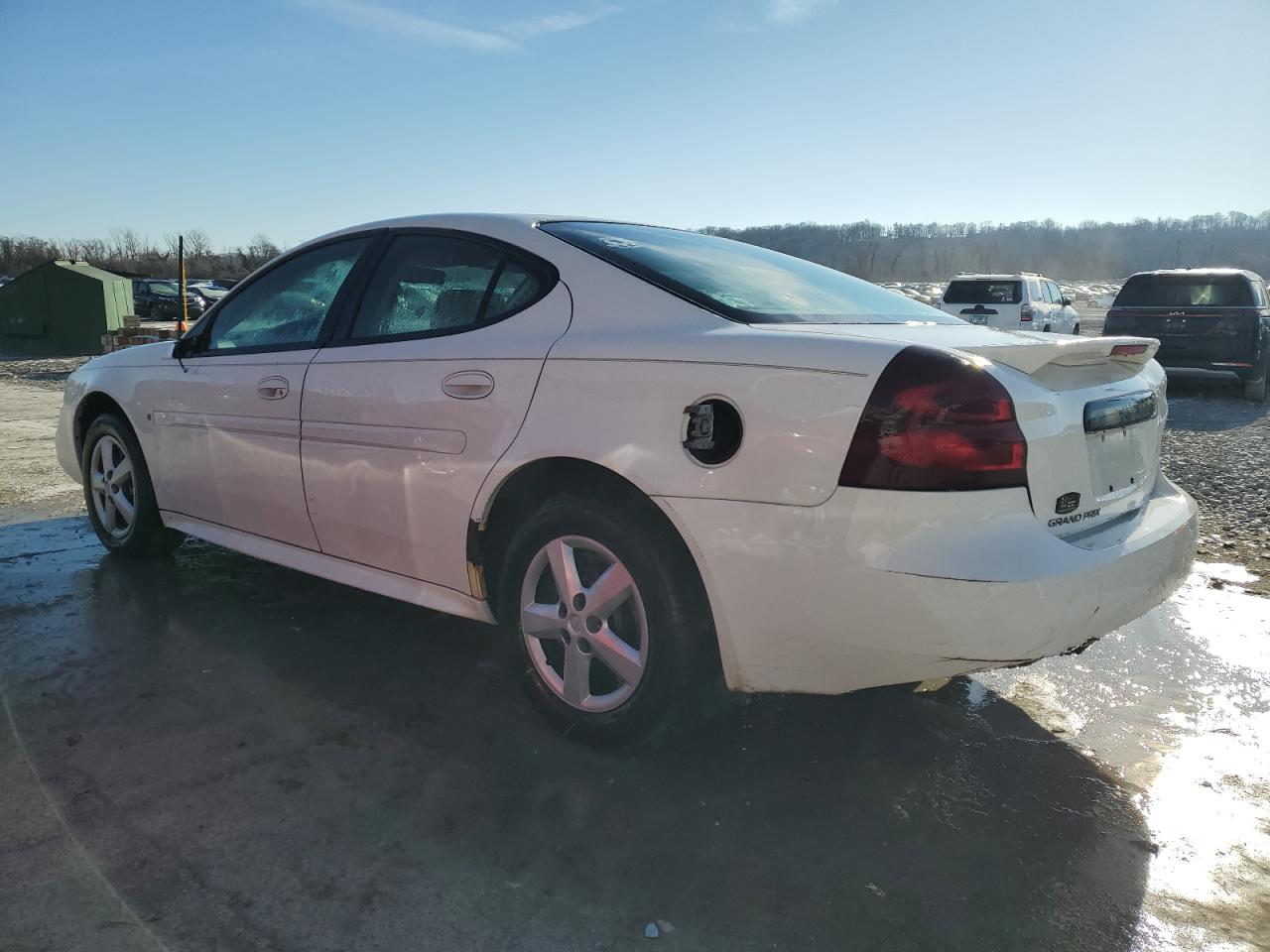 2007 Pontiac Grand Prix - Image 2