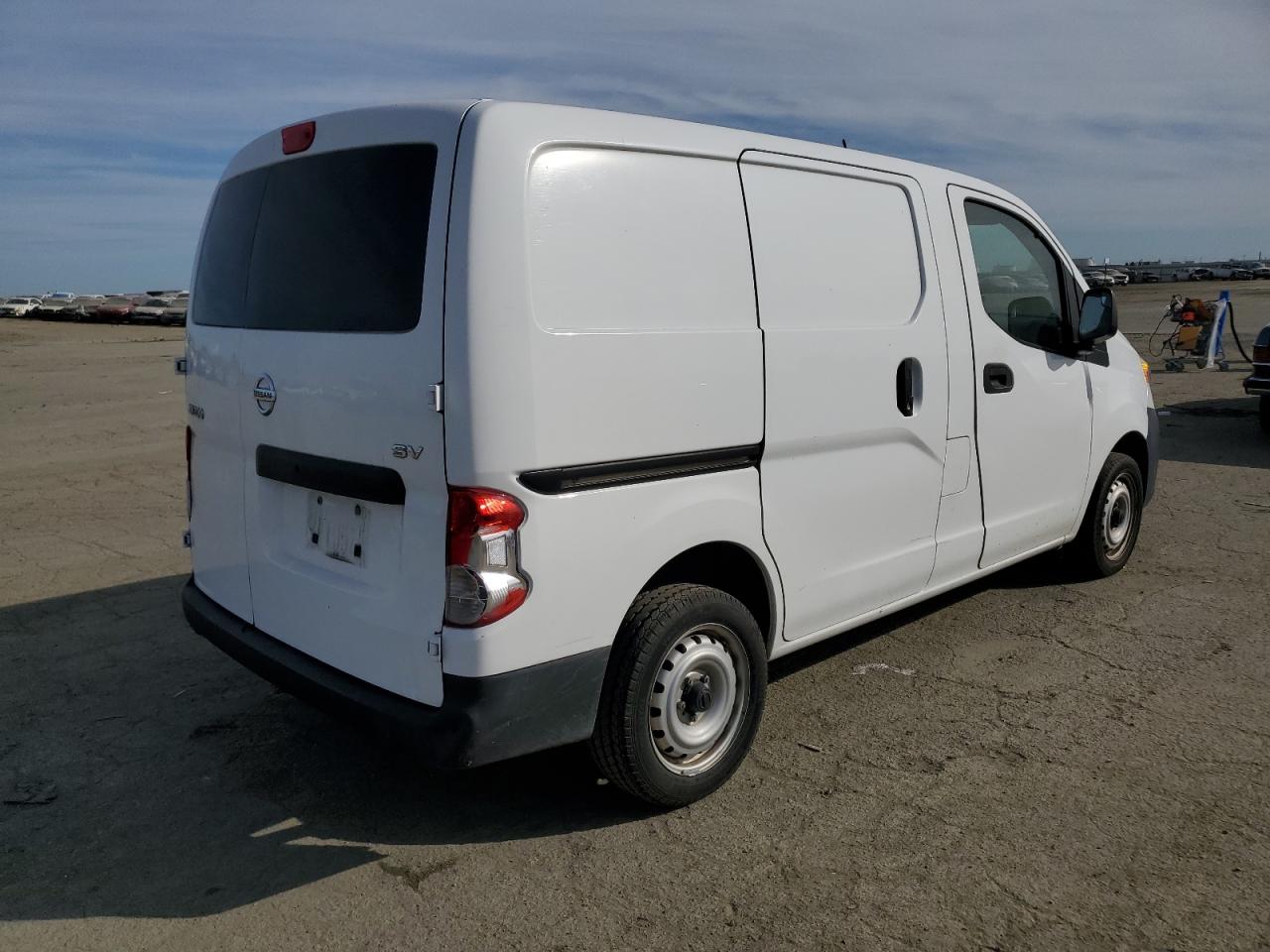 2014 Nissan NV - Image 3