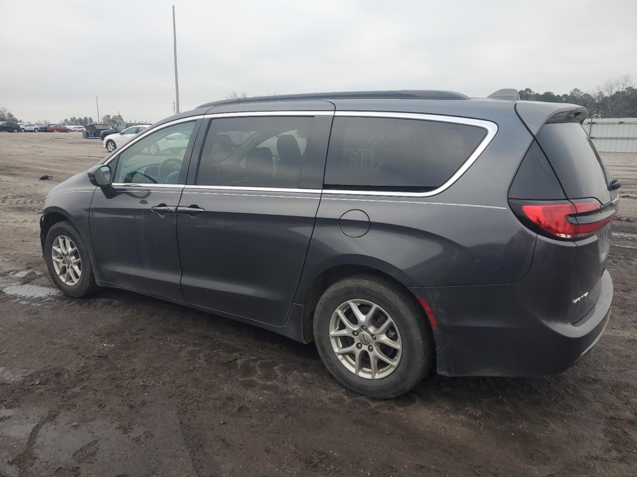 2022 Chrysler Pacifica - Image 2