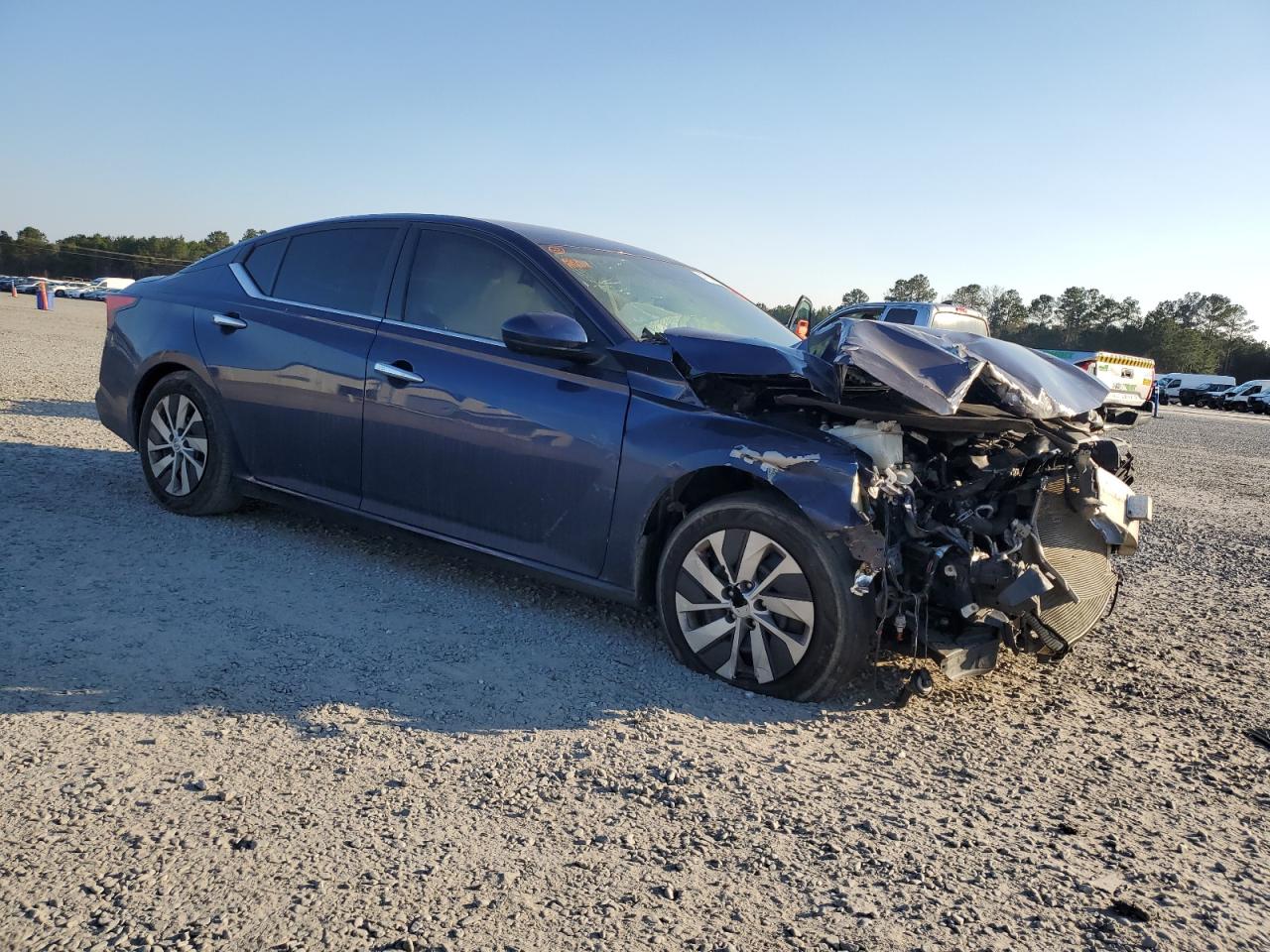2019 Nissan Altima - Image 4