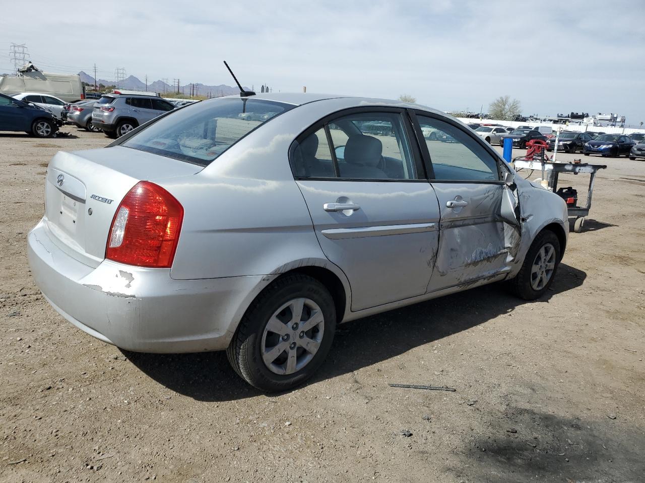 2009 Hyundai Accent - Image 3