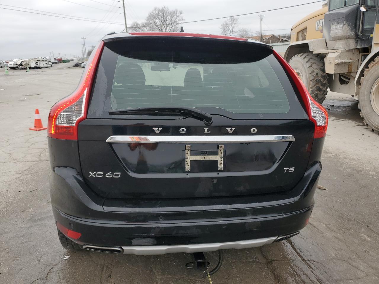 2016 Volvo XC60 - Image 6