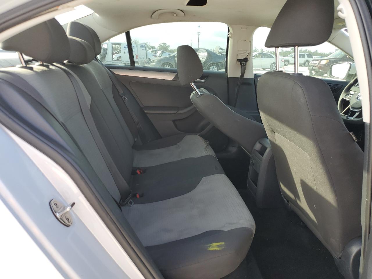 2017 Volkswagen Jetta - Image 10