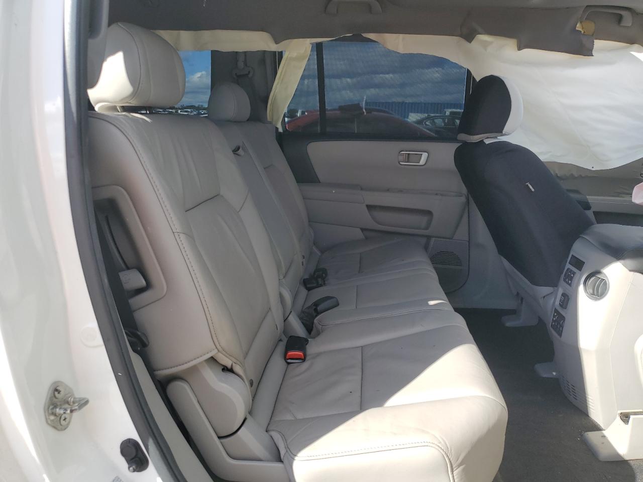 2010 Honda Pilot - Image 12