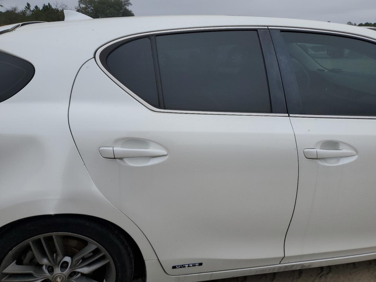 2015 Lexus CT - Image 10