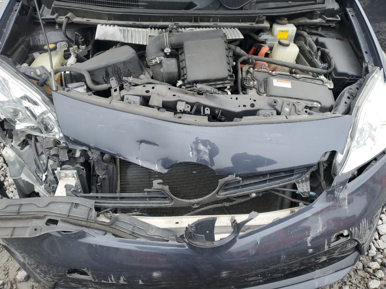 2014 Toyota Prius - Image 11