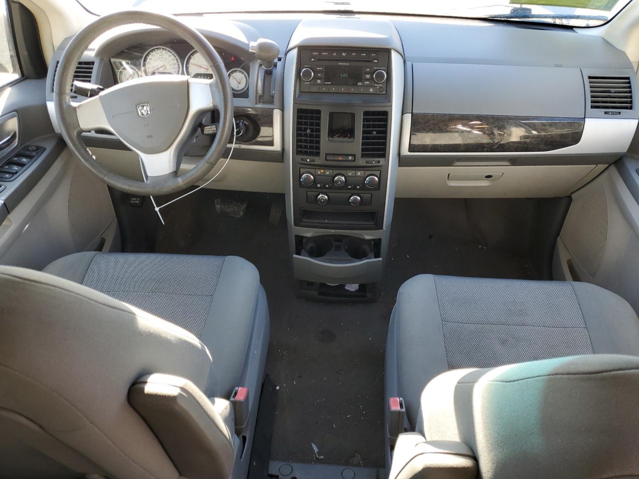 2009 Dodge Caravan - Image 8