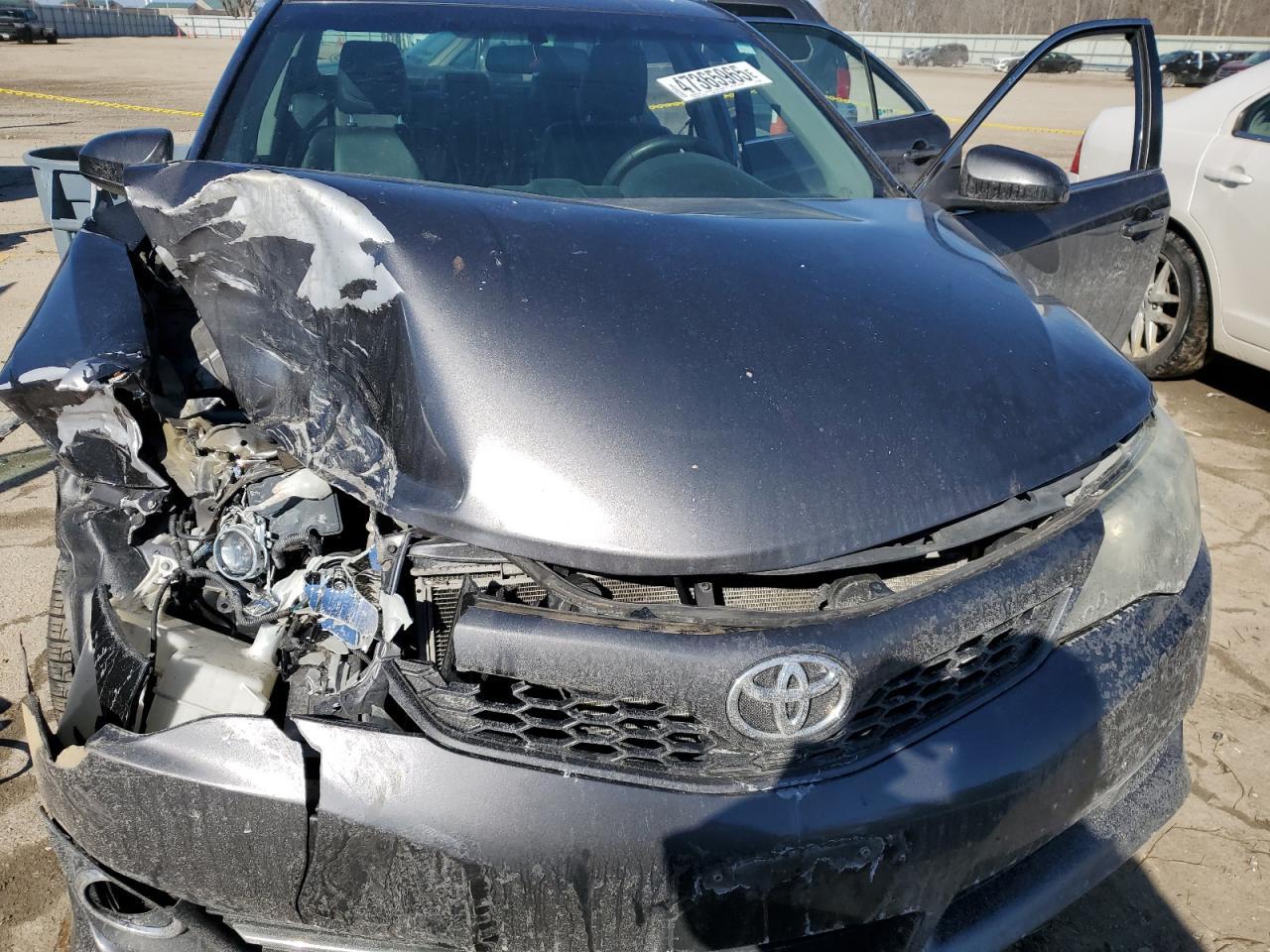 2014 Toyota Camry - Image 11