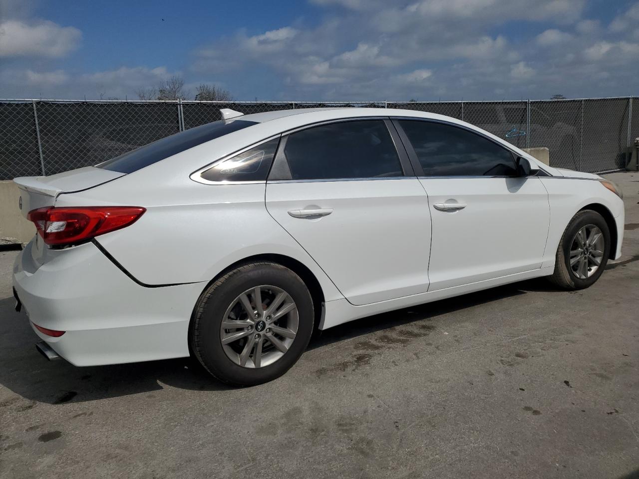 2015 Hyundai Sonata - Image 3