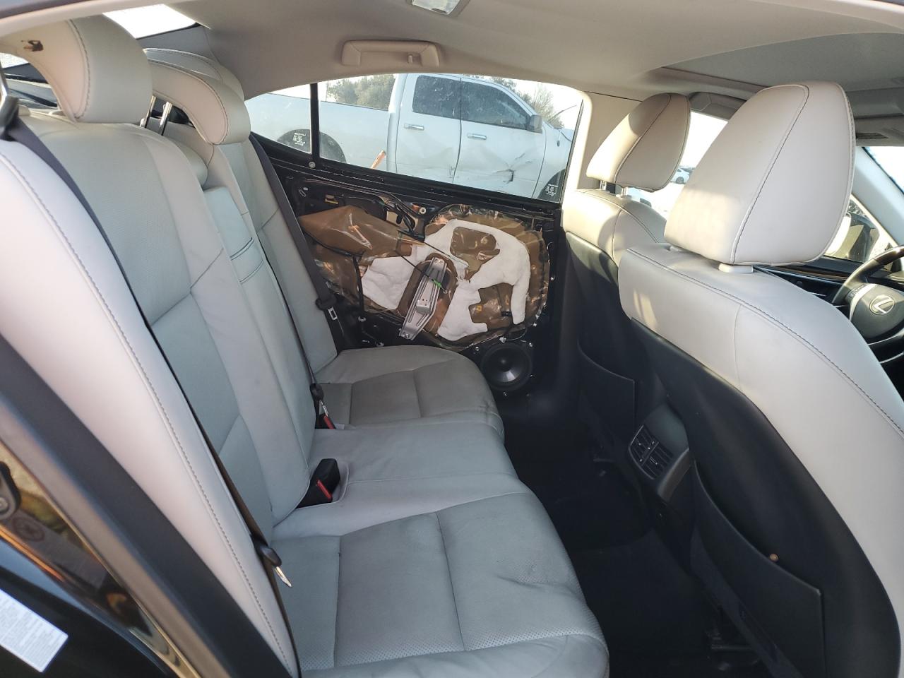 2014 Lexus ES - Image 11
