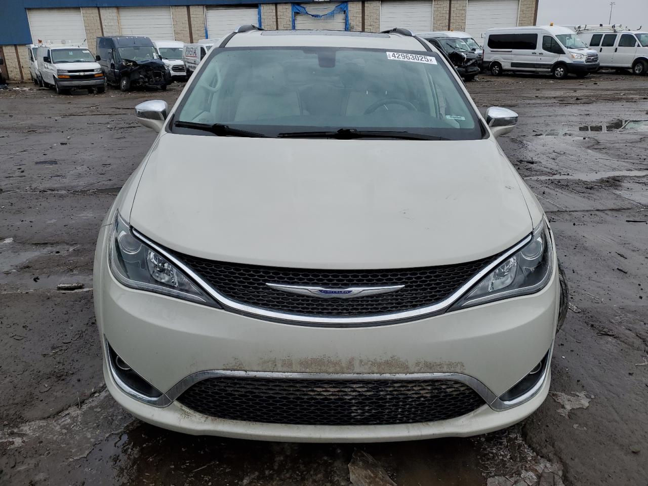 2020 Chrysler Pacifica - Image 5