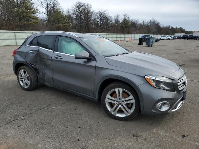  MERCEDES-BENZ GLA-CLASS 2018 Srebrny