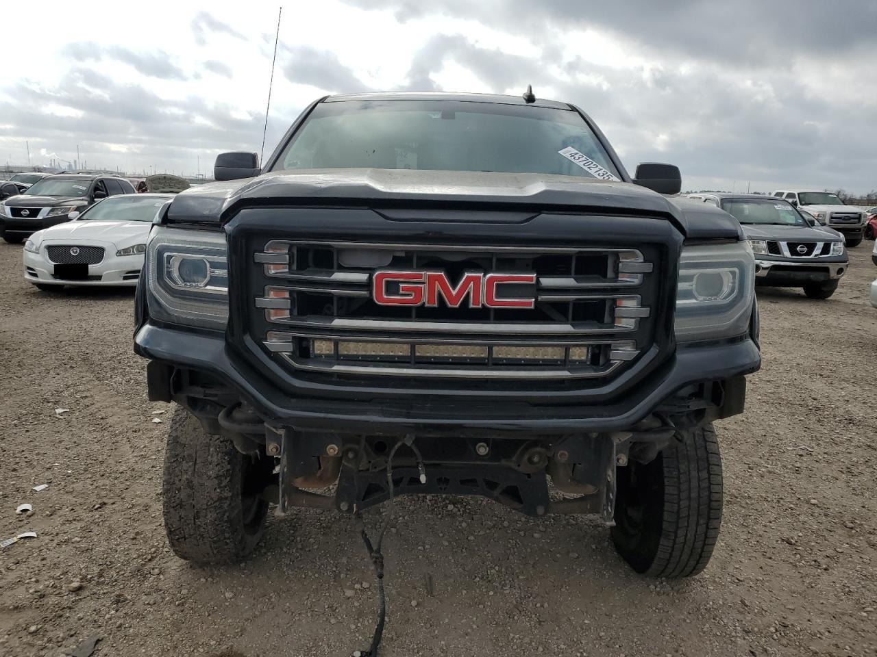 2016 GMC Sierra - Image 5