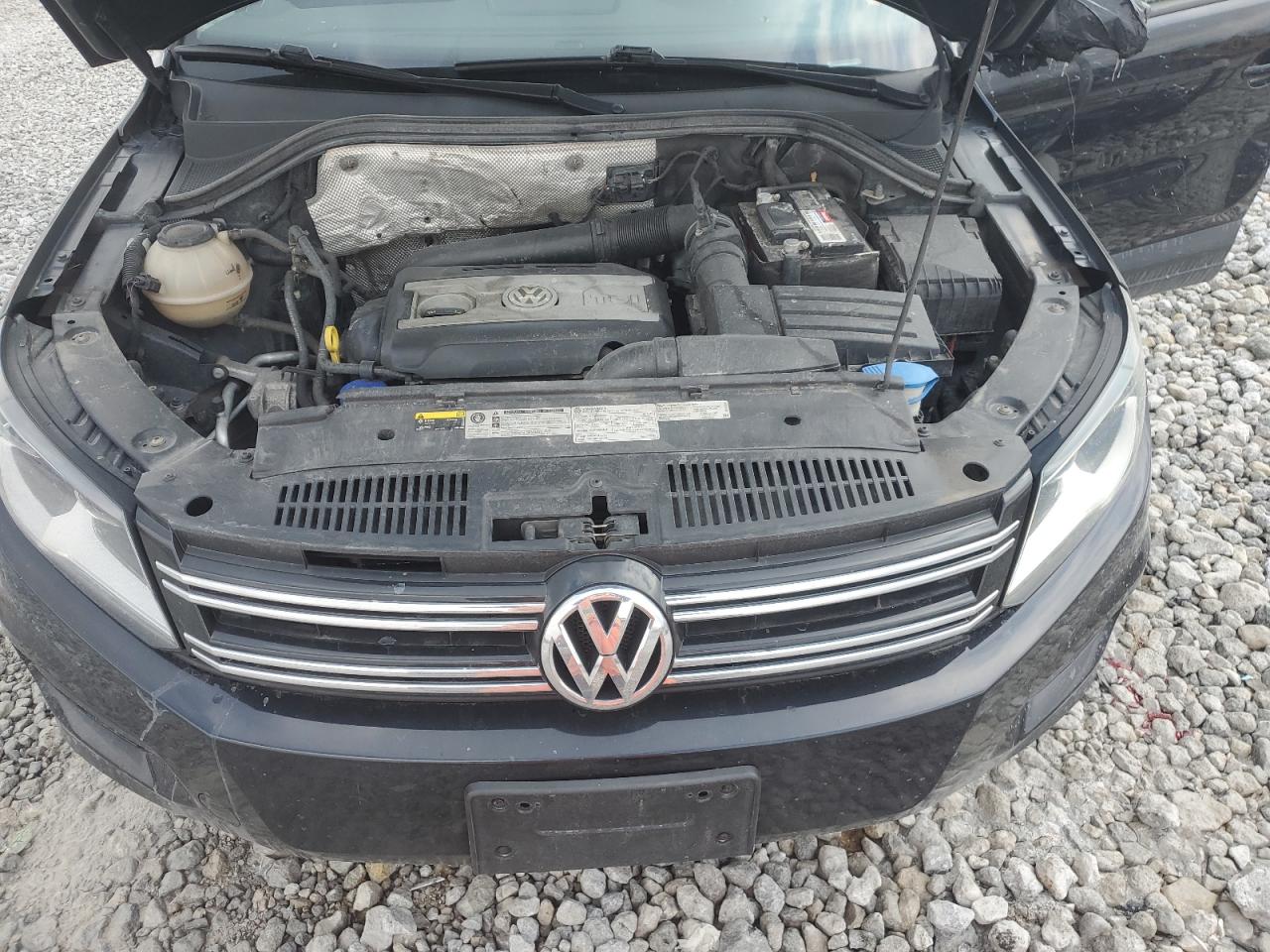 2017 Volkswagen Tiguan - Image 12