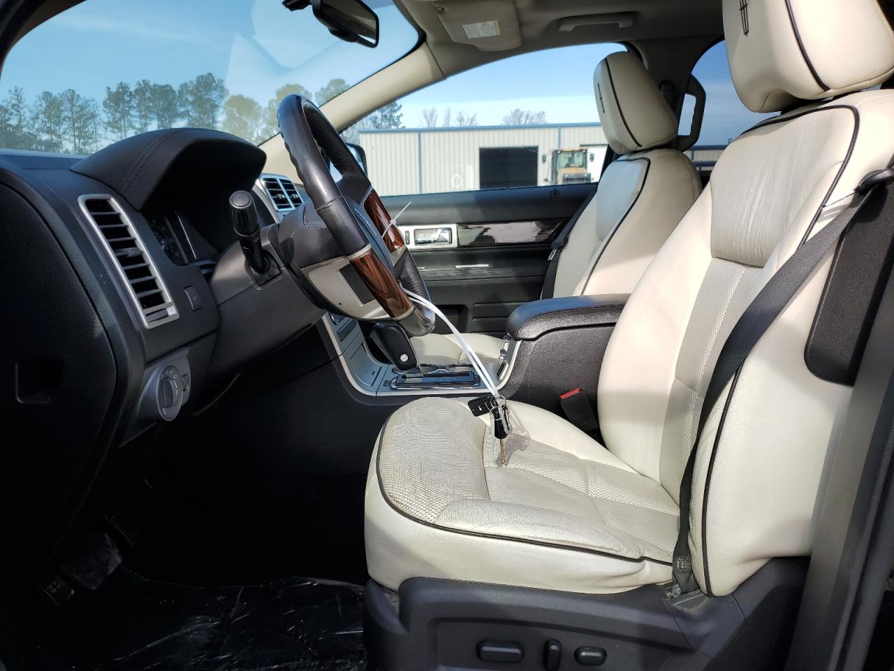 2010 Lincoln MKX - Image 7