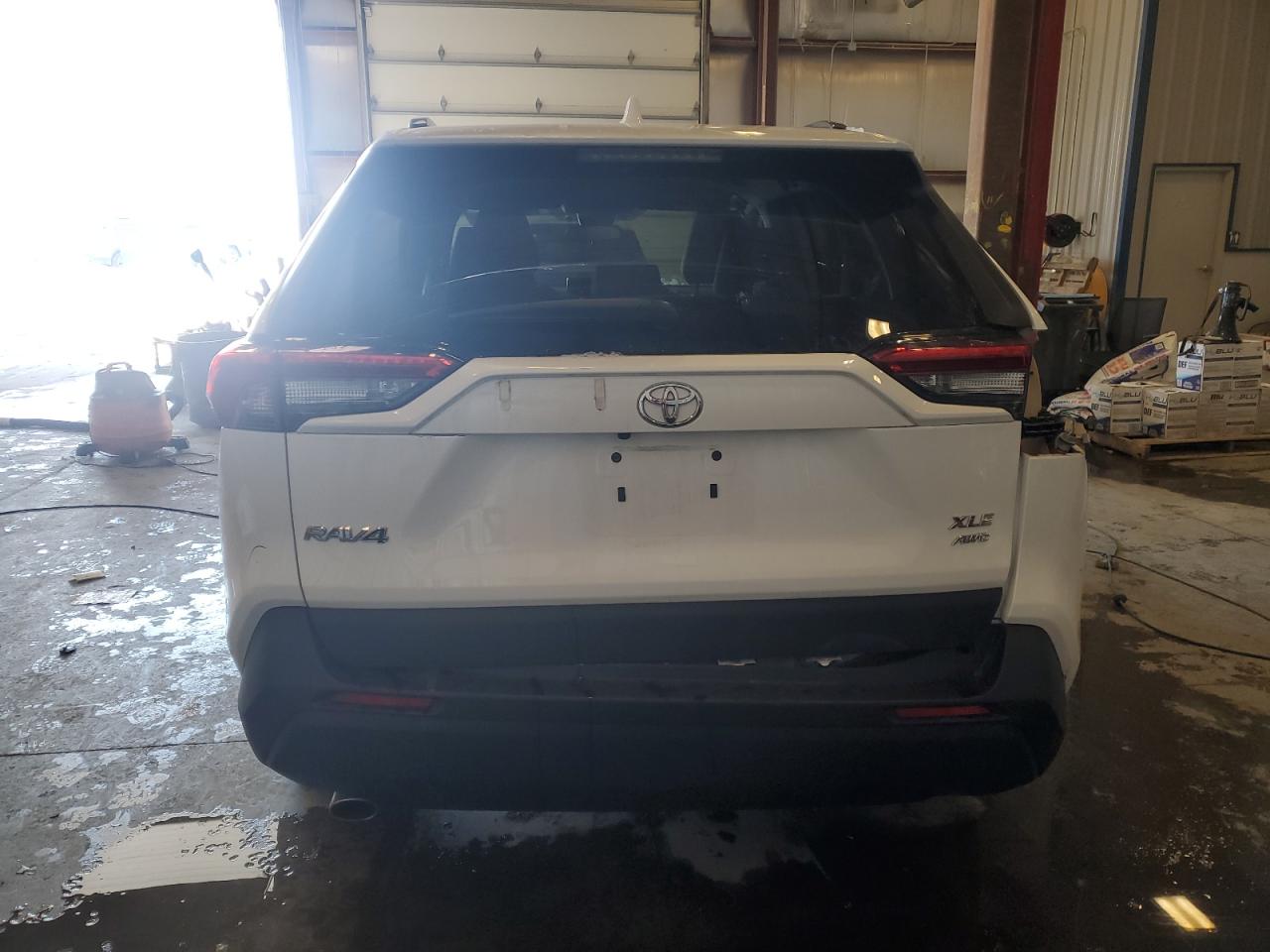 2020 Toyota RAV 4 - Image 6