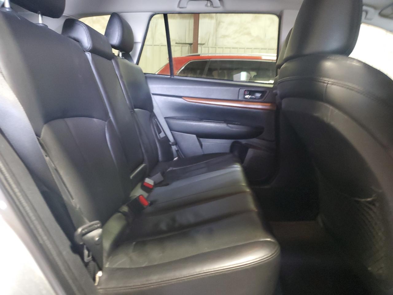 2014 Subaru Outback - Image 11