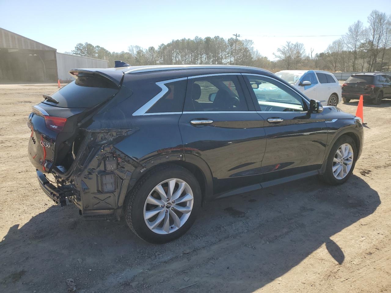 2019 Infiniti QX50 - Image 3