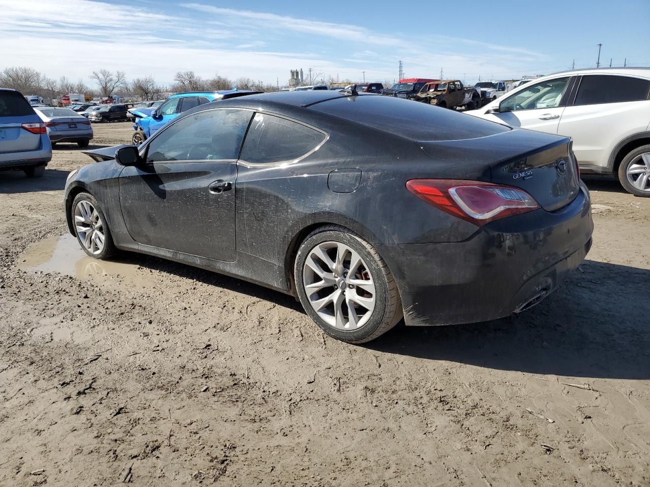 2014 Hyundai Genesis - Image 2