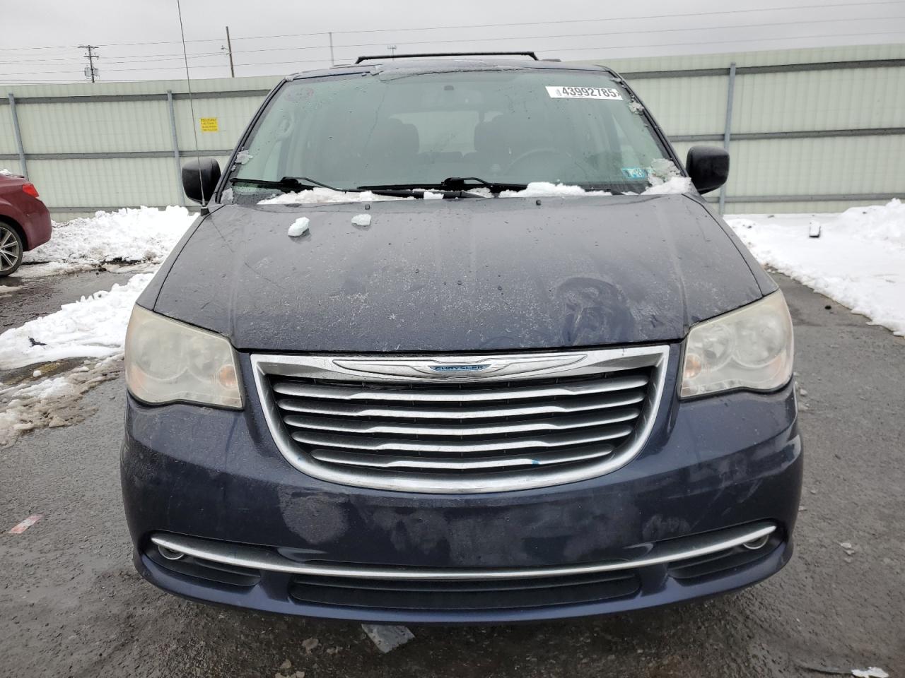 2014 Chrysler Town & Country - Image 5