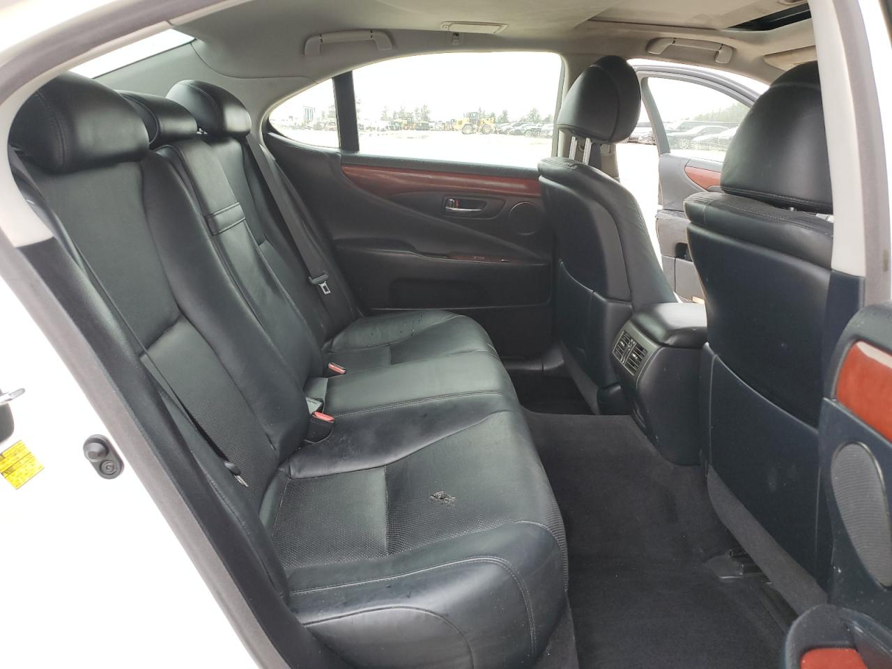 2012 Lexus LS - Image 10
